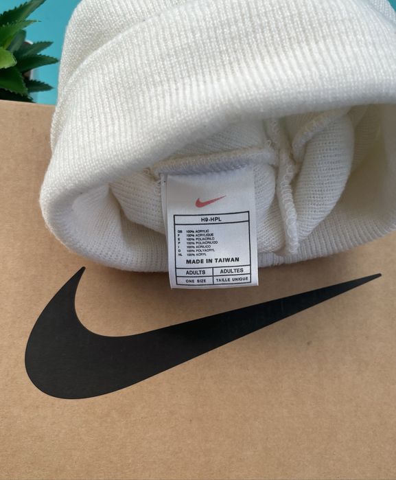 Шапка NIKE Swoosh Beanie, One Size, винтажная шапка Nike, белая шапка
