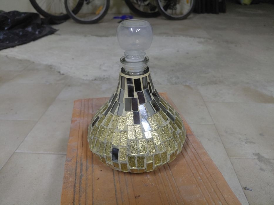 Jarra decorativa em bom estado