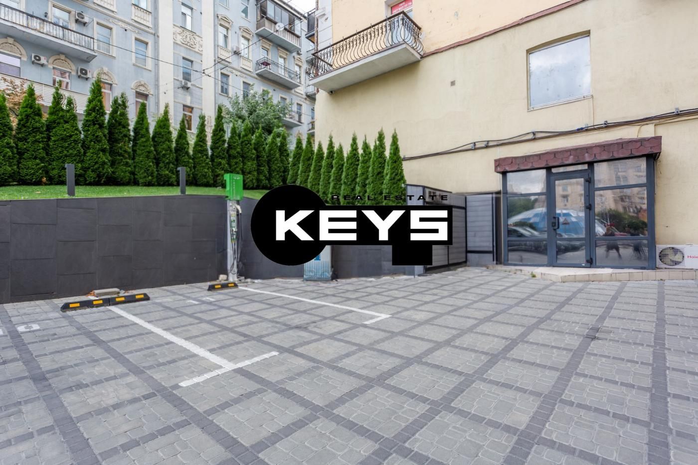 Продаж приміщення 206м2 по вул. Костьольна 4, Центр