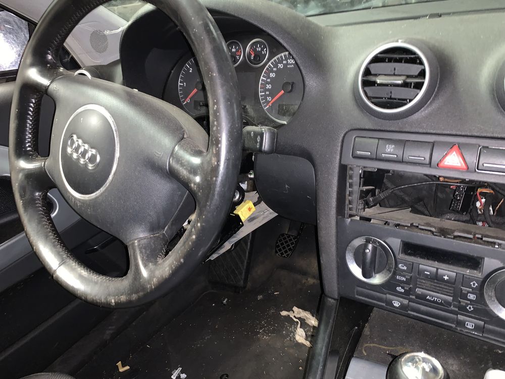 Tablier Audi a3 8p ( 1.9tdi 105cv)