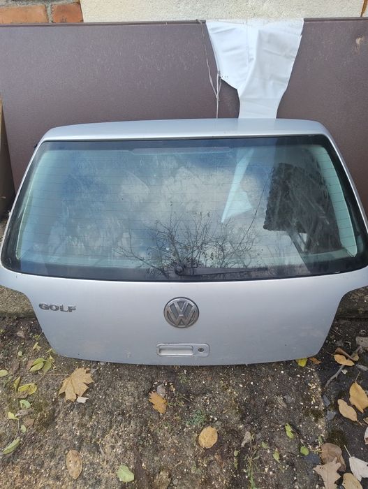Крышка багажника Golf4 3500грн.