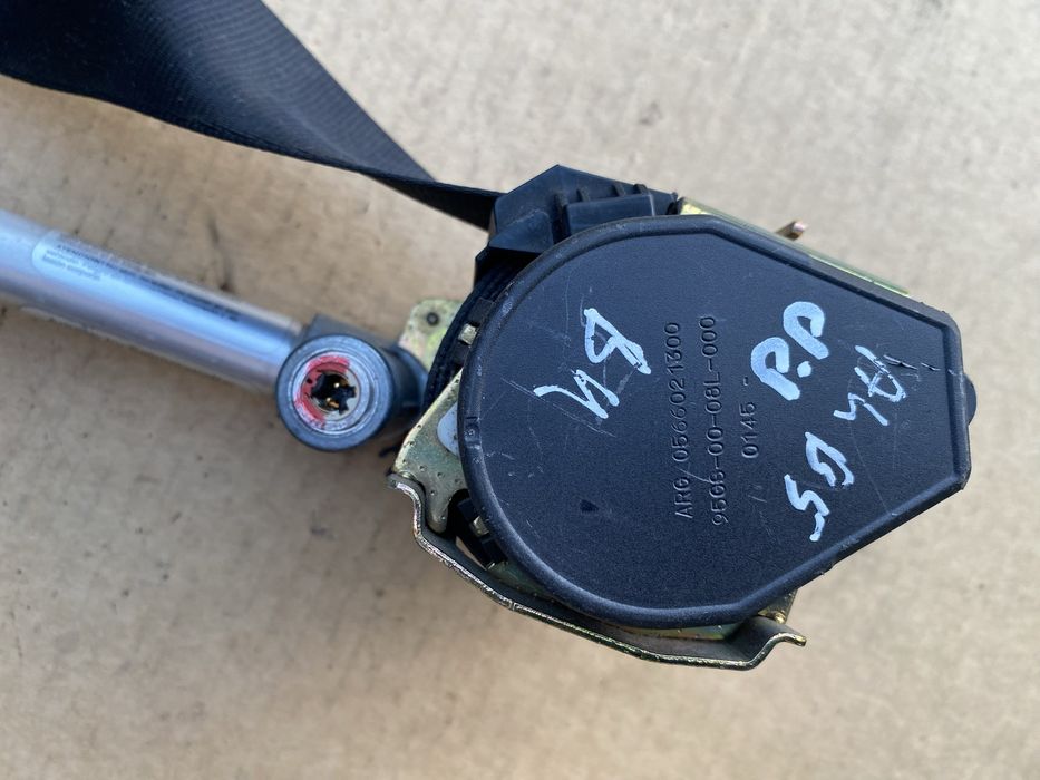 Audi a4b5 a4 b5 przed lift pas bezpieczenstwa prawy przod