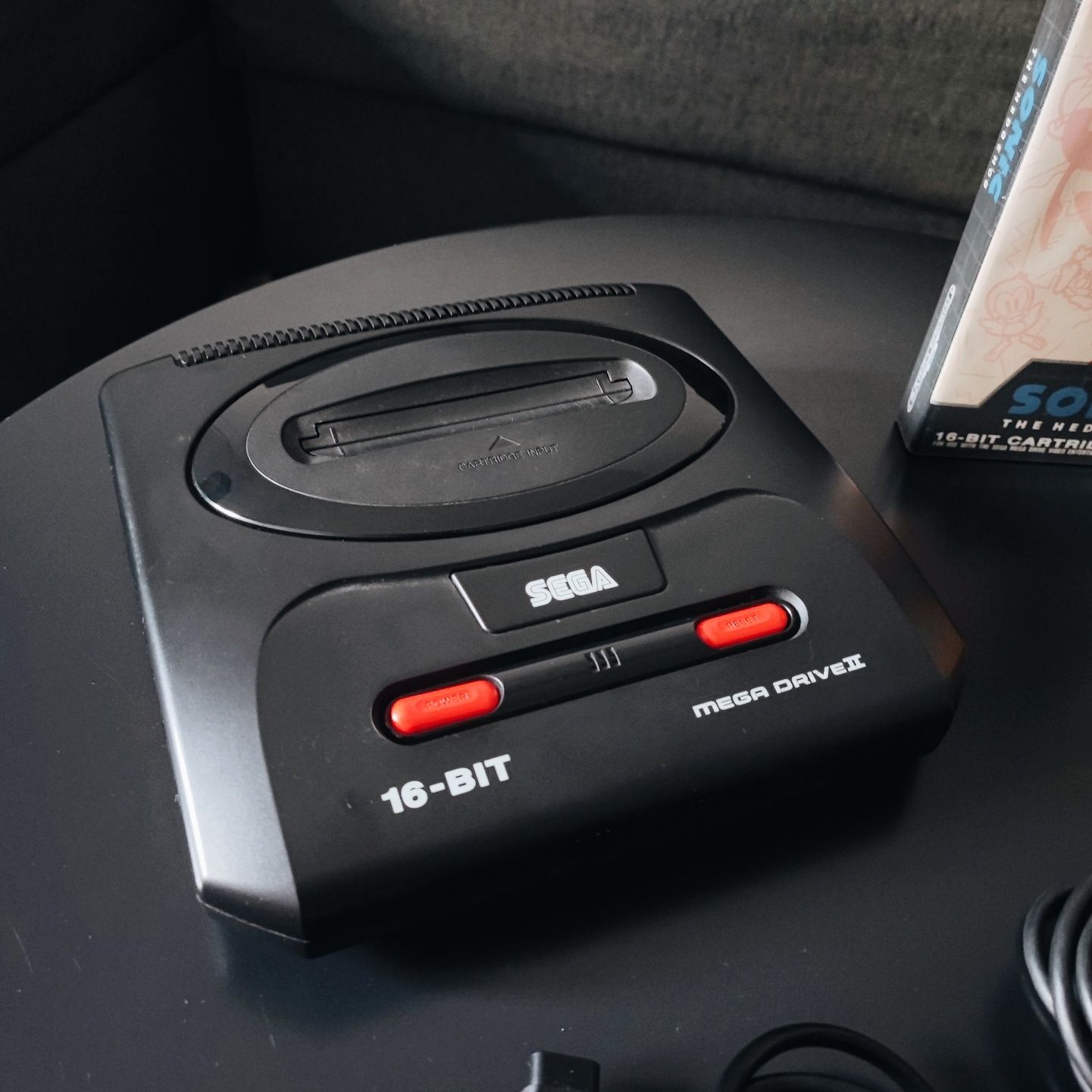 Sega Megadrive II + 2 Comandos + Jogos