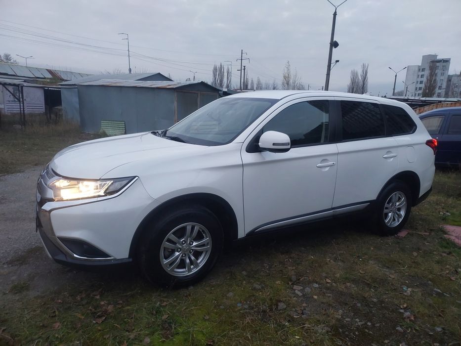 Продам митсубиси отлендер