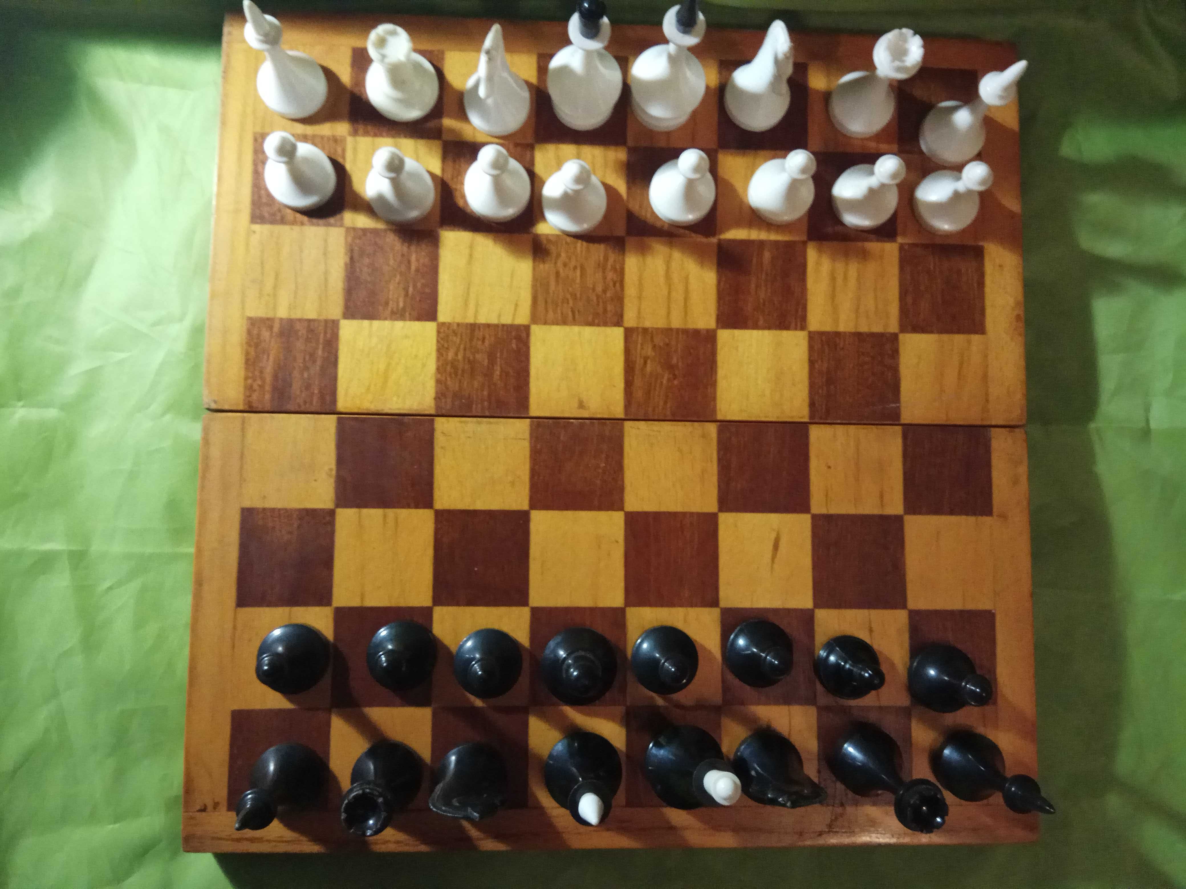 Шахматные фигурки СССР, магнитные и шахматы в коробках