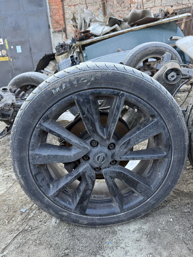 Титани диски колеса шини Nissan Qashqai X-Trail Rogue 225 45 R19 114.3