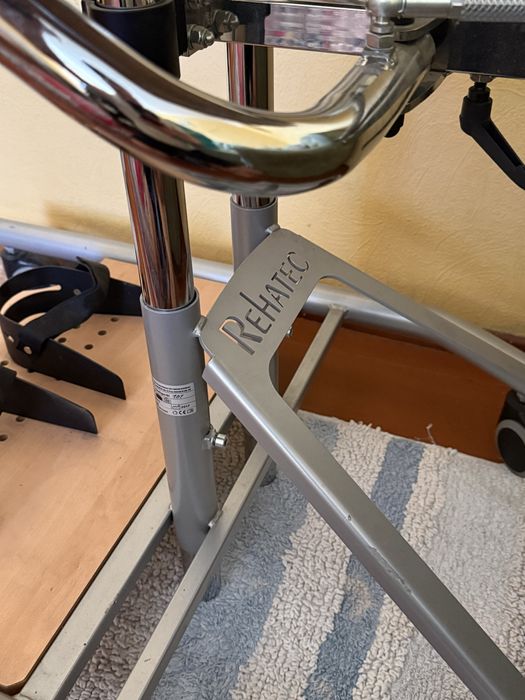 Вертикалізатор, коліноупор, для реабілітації дорослого або підлітка,