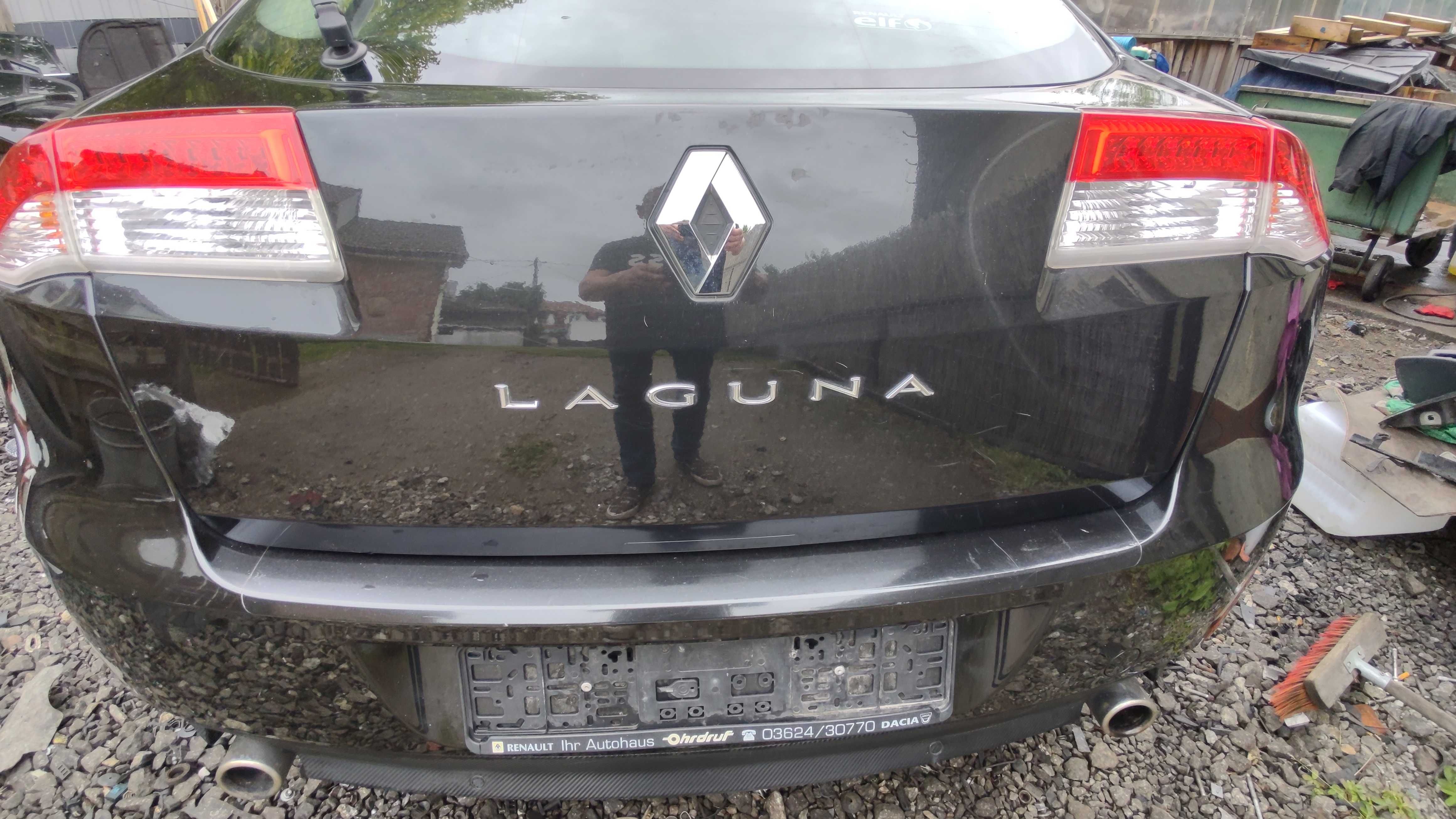 Renault Laguna 3. 2010 Rok Tył Samochodu Czarny NV 676