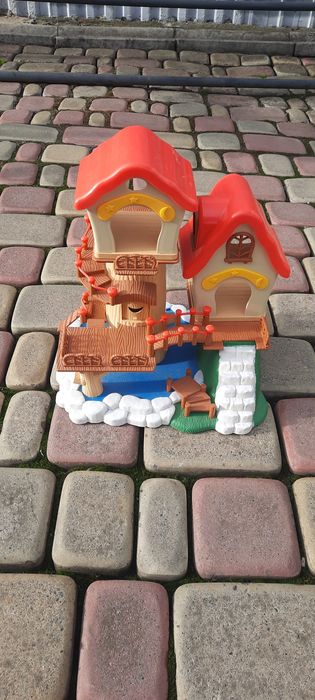 Іграшковий будинок..