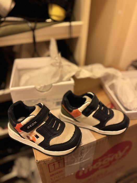 Geox 24 розмір високі закриті кросівки осінь