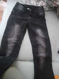 Spodnie chłopięce dżinsy r 146