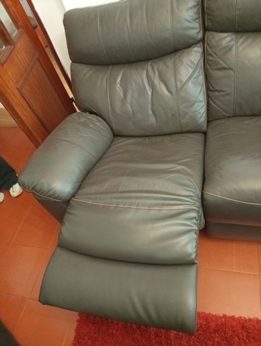 Sofá três lugares + Poltrona