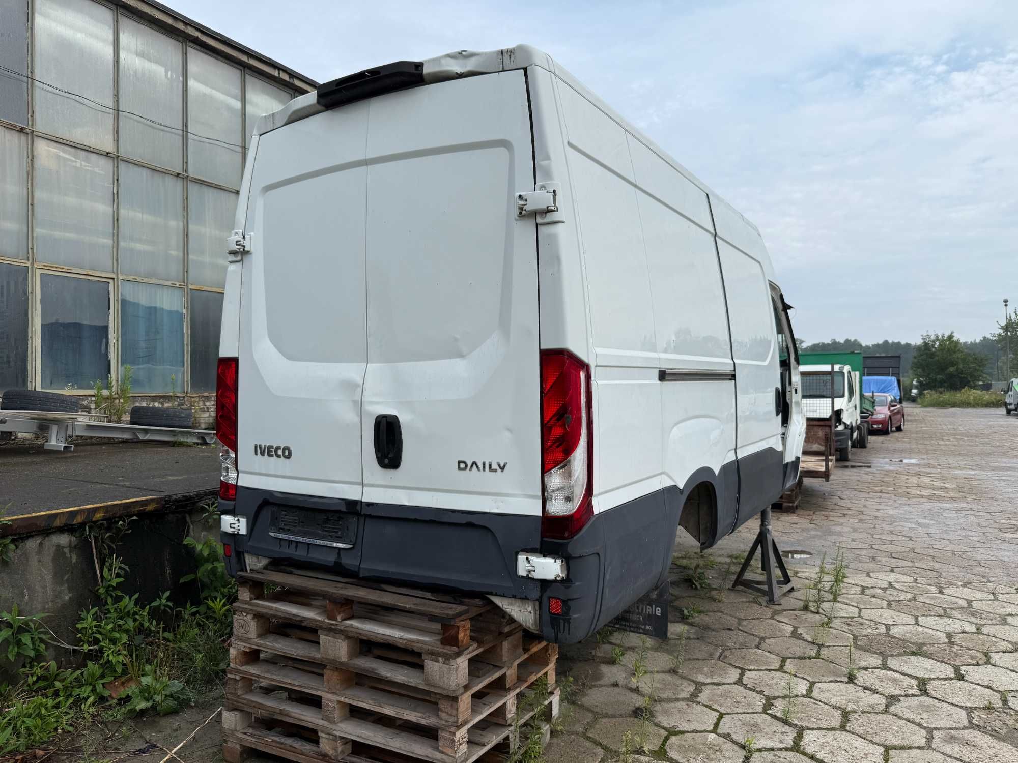 Sprzedam karoserie Iveco Daily