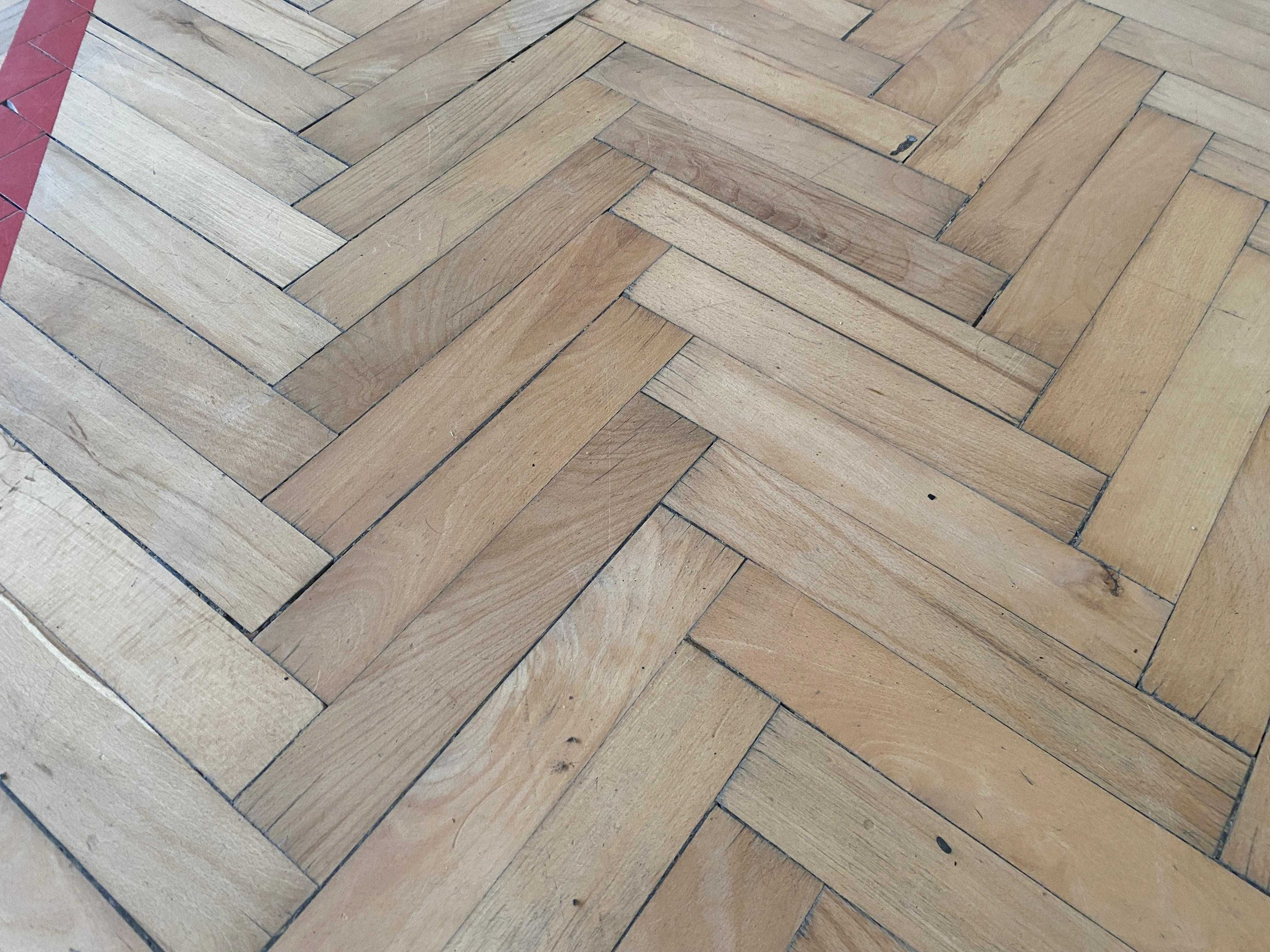 Parkiet z sali gimnastycznej