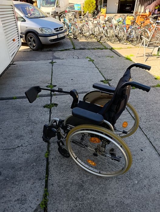 Wózek inwalidzki z pasami Ottobock sprawny