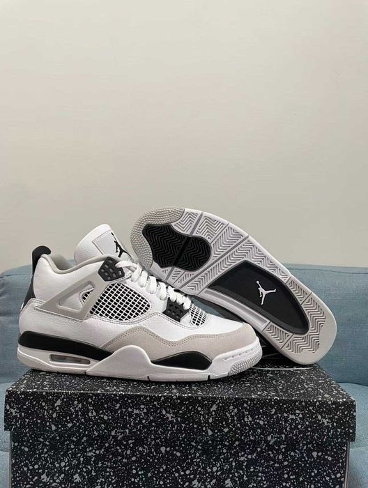 Buty Trampk Jordan 4 Retro military black R.41