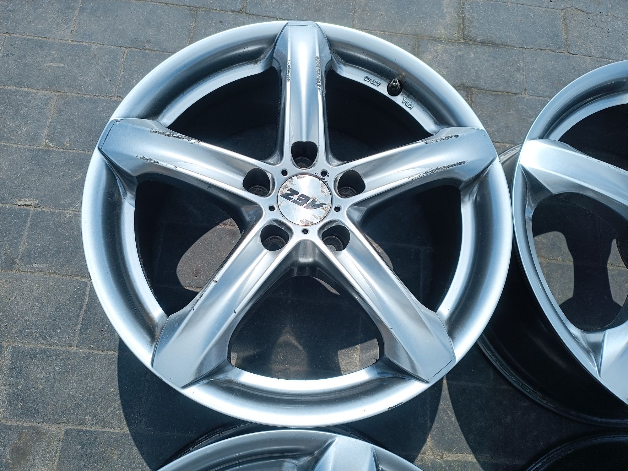 Felgi Alu VW Golf VI VII Touran Skoda Mercedes 5x112 ET48 7.5J17