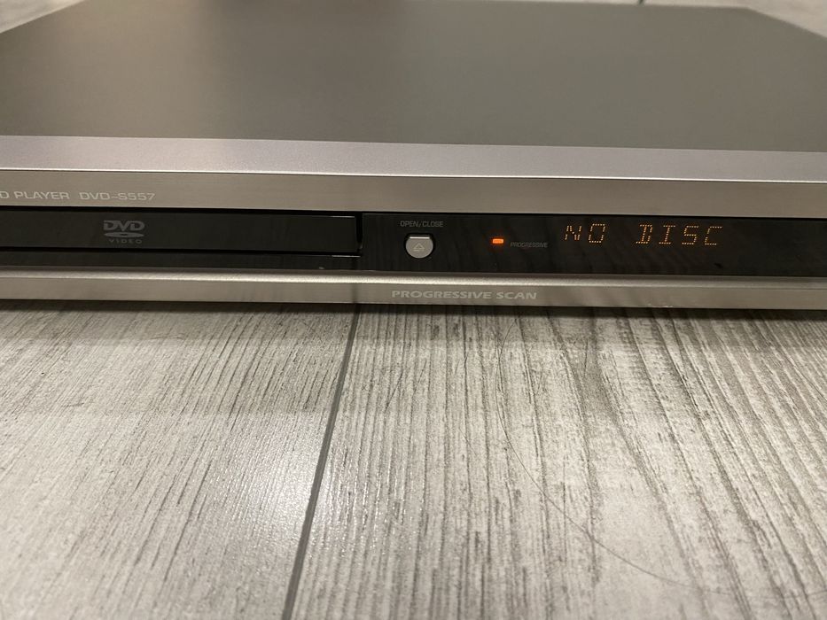 Yamaha  dvd - s557