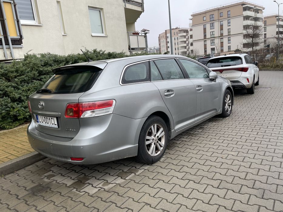 Toyota Avensis 1.8 Benzyna SOL salon Polska