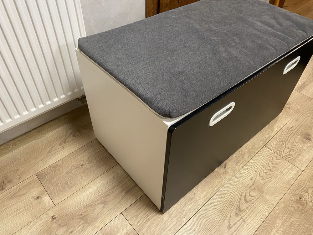 Szafka skrzynia z szufladą Ikea Smastad ławka front czarny stan BDB