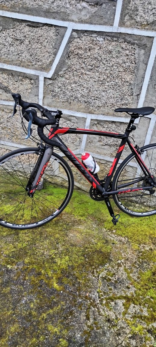 Vendo bicicleta de estrada coluer ótimo estado com poucos km's rodados
