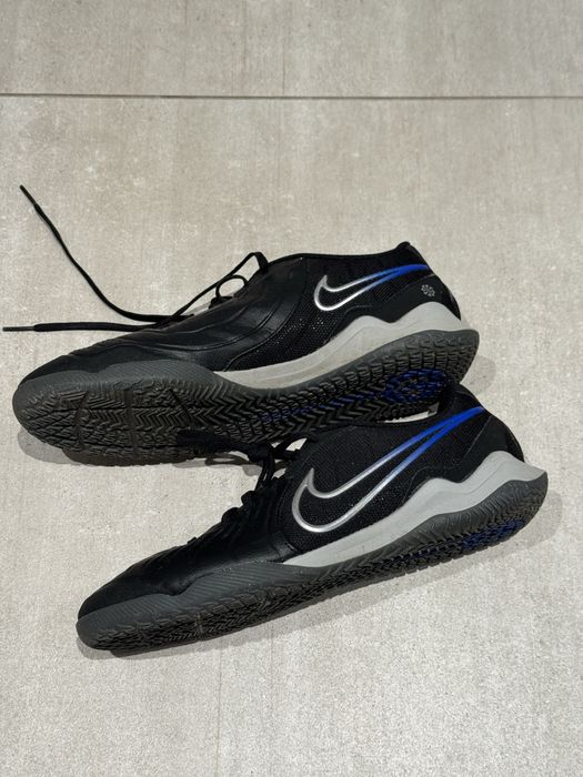 Buty piłkarskie na halę Nike - halówki Tiempo Legend