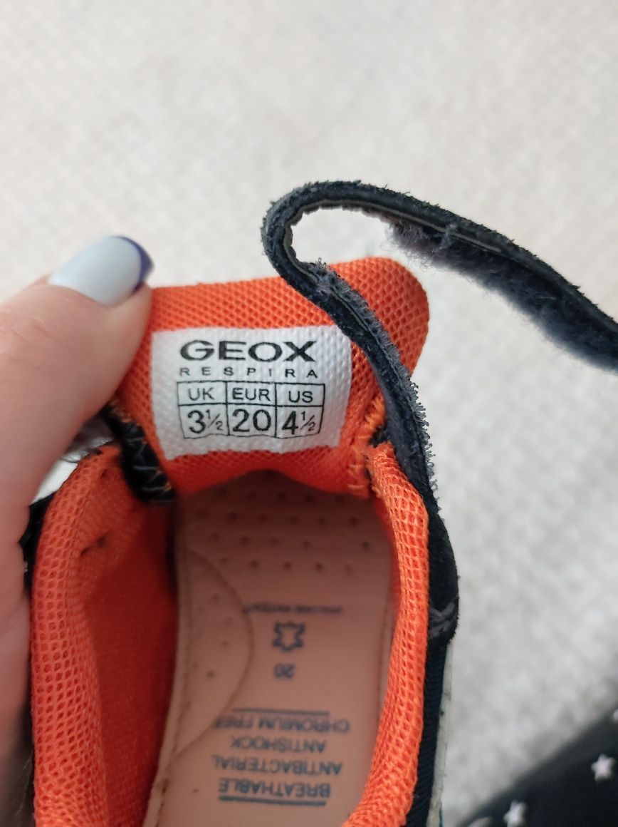Дитячі кросівки Geox 20 розмір