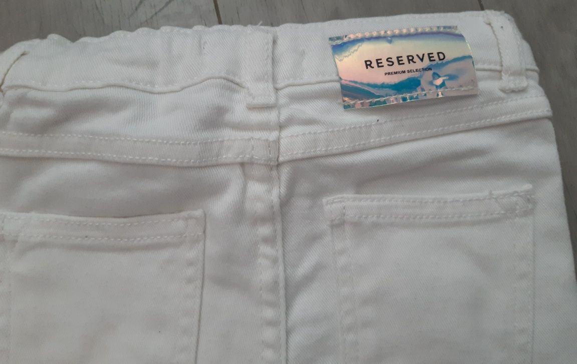 Spodnie dżinsowe dla dziewczynki rozmiar 116 firmy Reserved