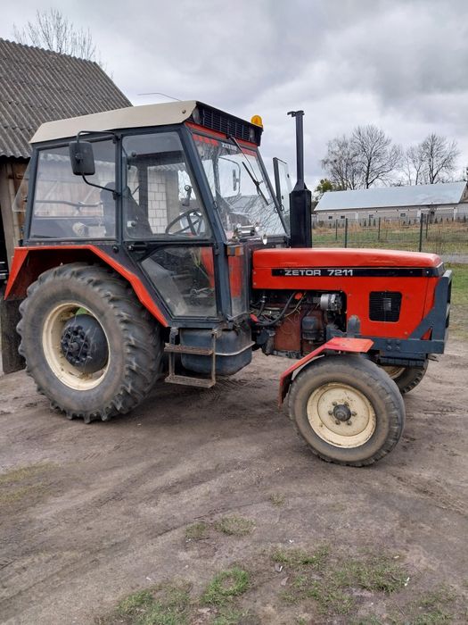 ...Zetor 7211...