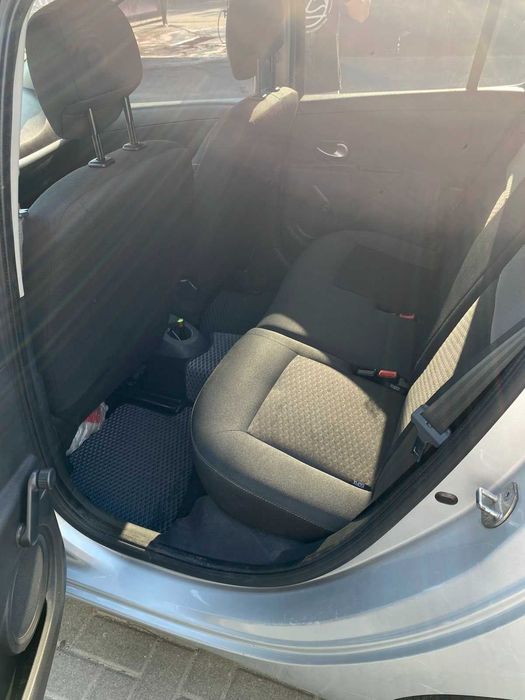 Автомобіль Рено Кліо