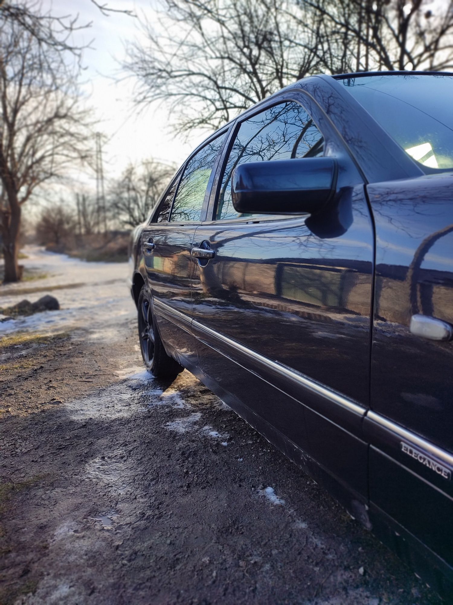 Mercedes w210 E320.