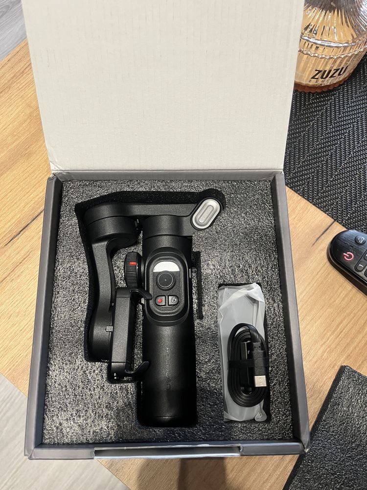 Gimbal AOCHUAN 3-osiowy stabilizator ręczny do smartfonów