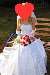 Весільна сукня з шлейфом 42 - 44