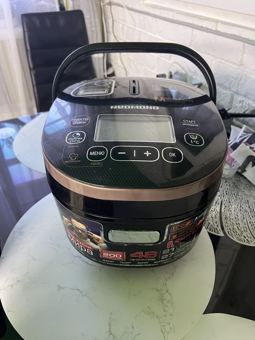 Мультиварка Redmond RMC-250 Master Chief