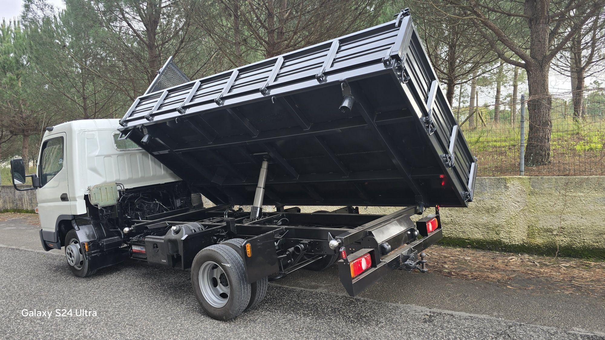 Mitsubishi Canter Basculante