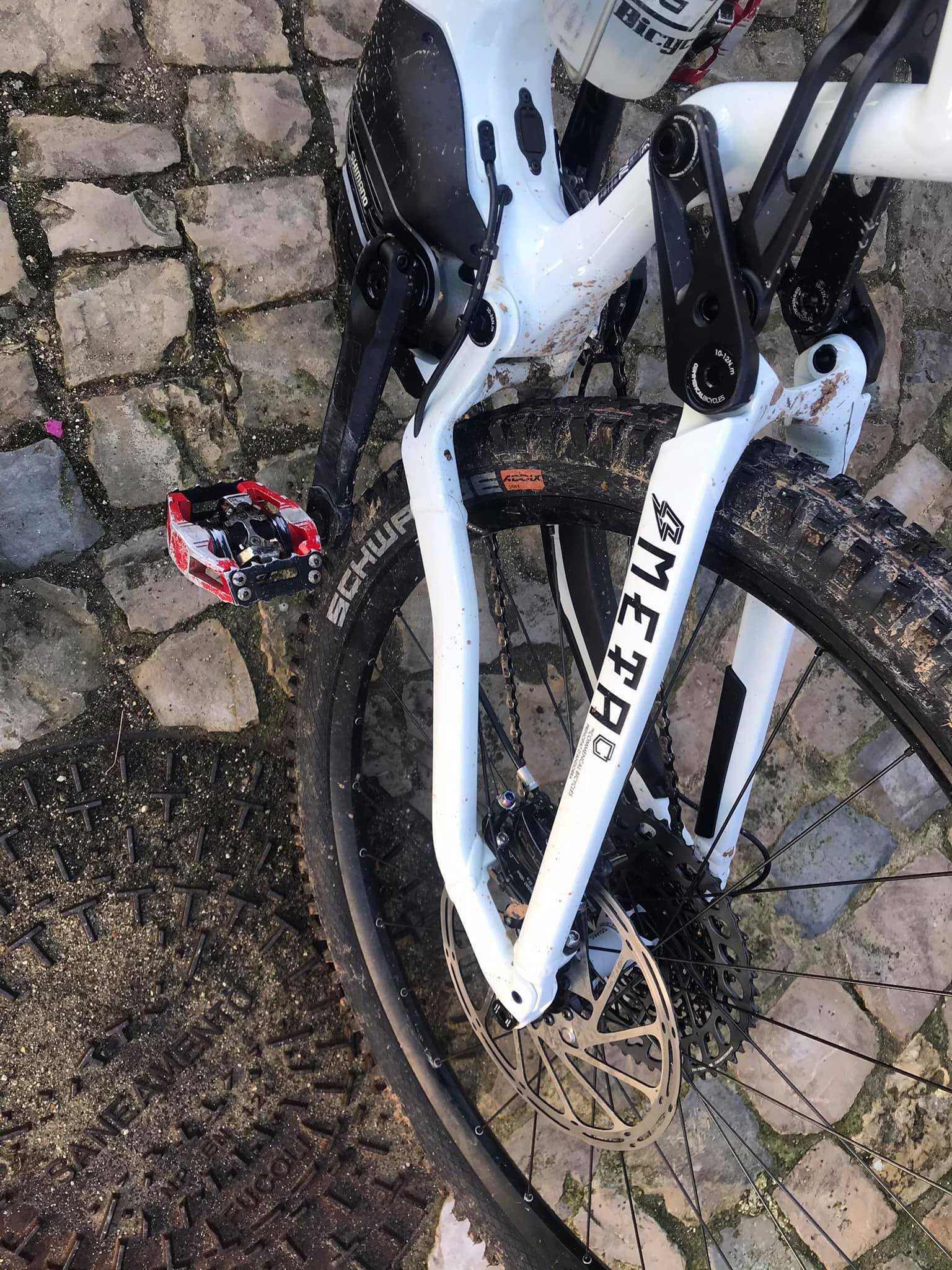 commencal meta power shimano 29 team black and white