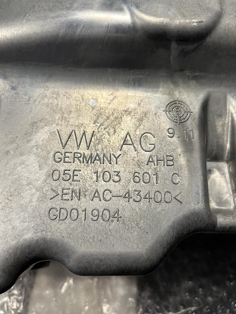 Carter Audi/Seat/Skoda/VW  05E 103 601 C
