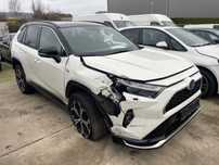 Toyota RAV4 uszkodzony