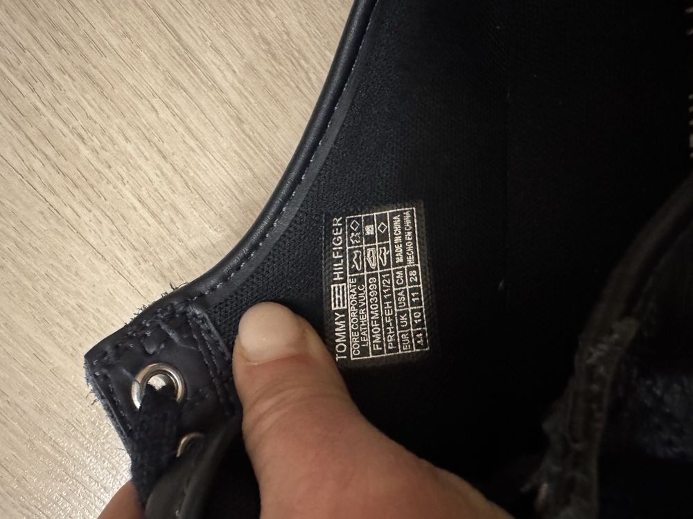 Кеди Tommy Hilfiger в ідеальному стані.