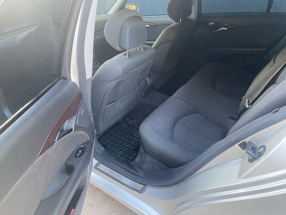 Mercedes-Benz E-Class 2005