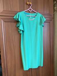 Нарядна зелена сукня плаття