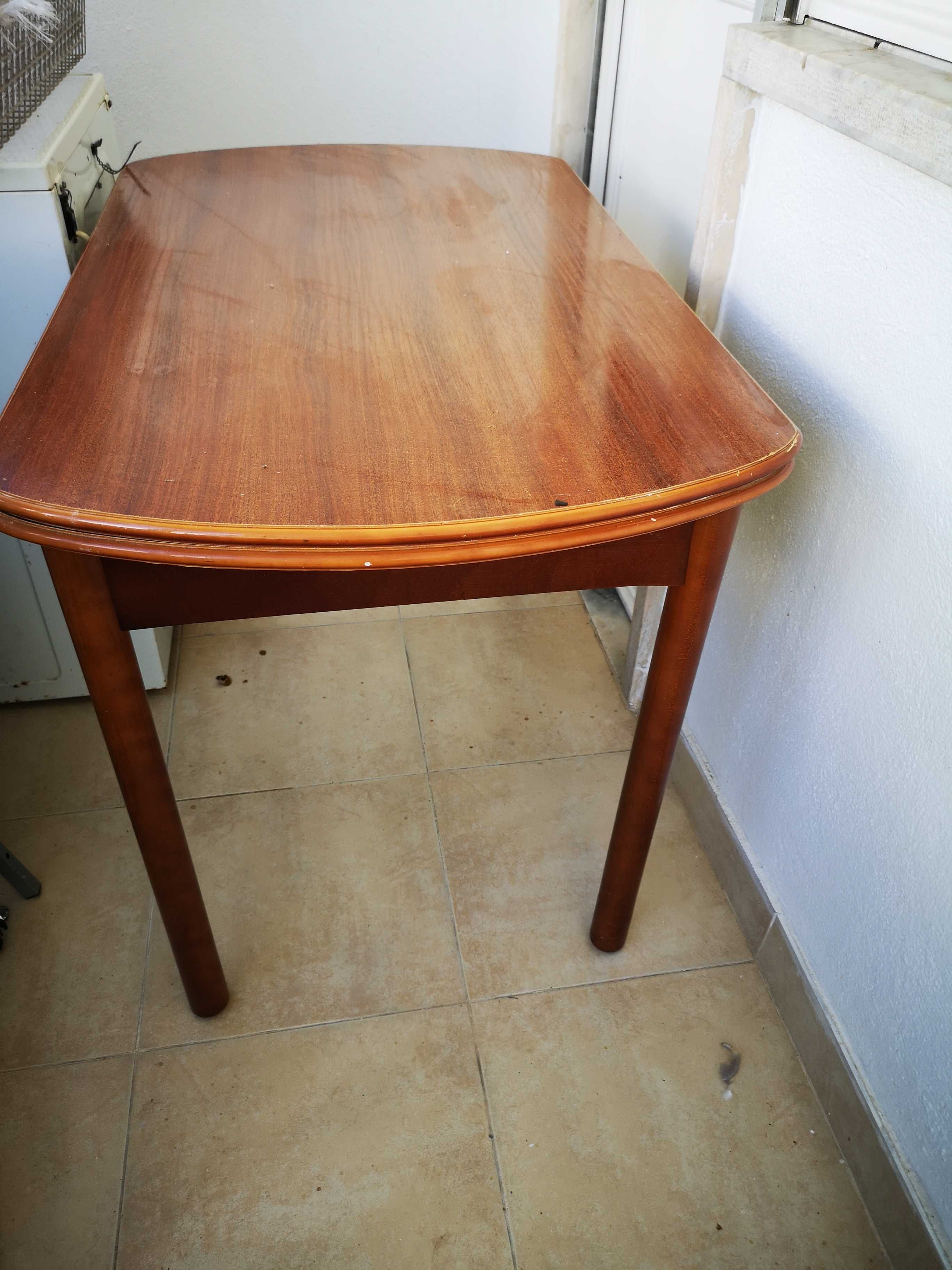 Mesa de cozinha extensível