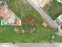 Dois lotes localizados em Óbidos