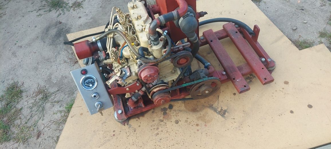 silnilnik mini koparka mini traktorek diesel 3 cylindry mitsubishi