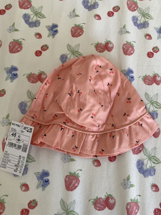 Chapéu 6 meses cerejas
