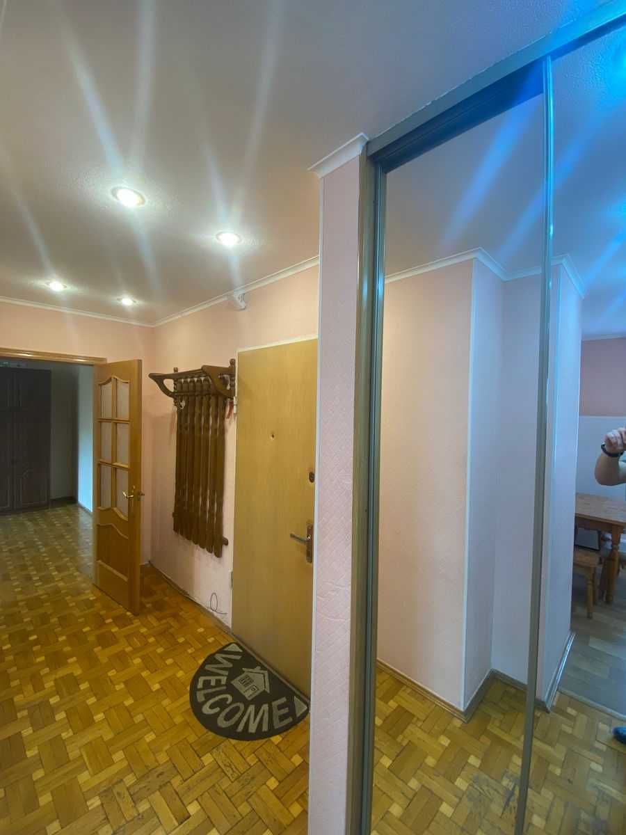 2 кімнатна квартира, вул.Тростянецька 7