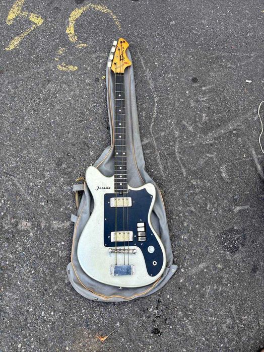 Бас гитара Jolana Typhoon II раритетная 1965 года  Торг