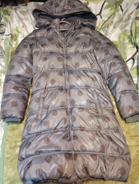 Płaszcz płaszczyk szary zimowy ciepły grochy 152 cm polar kaptur