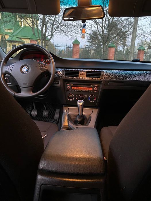 BMW 3 Series Sedan (E90)