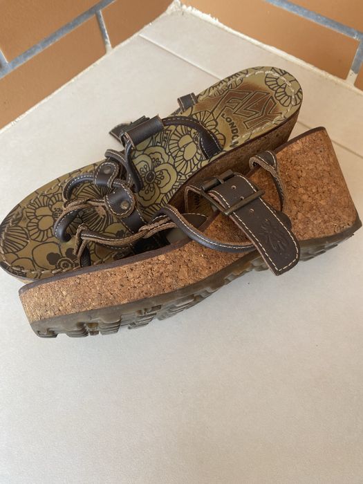 Sandálias de cunha marca Fly